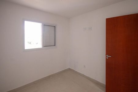 Quarto 1 de apartamento para alugar com 2 quartos, 40m² em Vila Mazzei, São Paulo