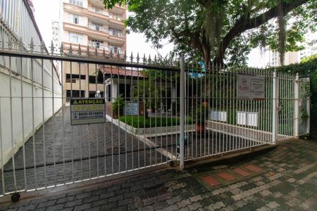 Apartamento à venda com 140m², 3 quartos e 1 vaga Apartamento à venda com 140m², 3 quartos e 1 vagaFachada