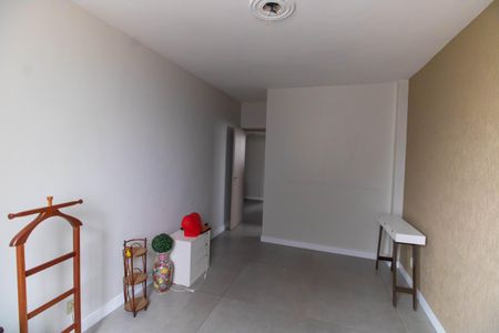 Apartamento à venda com 140m², 3 quartos e 1 vaga Apartamento à venda com 140m², 3 quartos e 1 vagaSuíte