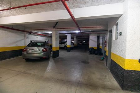 Apartamento à venda com 140m², 3 quartos e 1 vaga Apartamento à venda com 140m², 3 quartos e 1 vagaGaragem