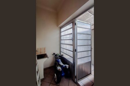 Casa à venda com 500m², 3 quartos e 7 vagas Casa à venda com 500m², 3 quartos e 7 vagasÁrea de Serviço