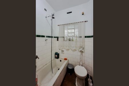 Casa à venda com 500m², 3 quartos e 7 vagas Casa à venda com 500m², 3 quartos e 7 vagasBanheiro (Casa 2)