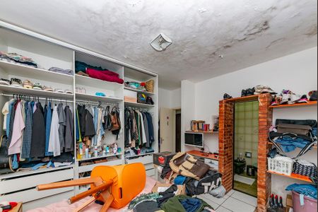 Casa à venda com 200m², 3 quartos e 2 vagasSuíte