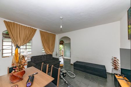 Sala de casa à venda com 3 quartos, 200m² em Salgado Filho, Belo Horizonte