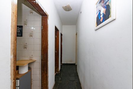 Casa à venda com 200m², 3 quartos e 2 vagasCorredor