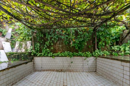 Casa à venda com 200m², 3 quartos e 2 vagasQuintal