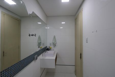 Apartamento à venda com 113m², 2 quartos e sem vagaBanheiro da Suíte