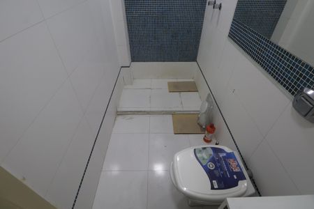 Apartamento à venda com 113m², 2 quartos e sem vagaBanheiro da Suíte