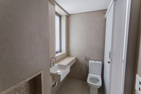 Apartamento para alugar com 155m², 2 quartos e 3 vagasBanheiro da Suíte 1