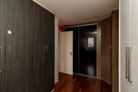 Apartamento à venda com 139m², 4 quartos e 2 vagasSuíte 2