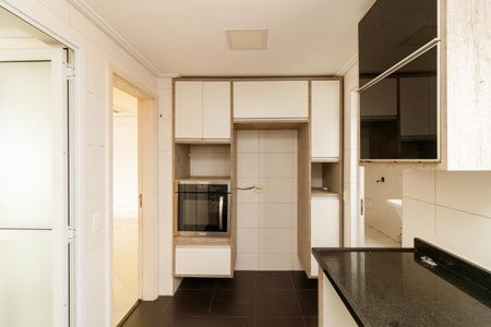 Apartamento à venda com 139m², 4 quartos e 2 vagasCozinha