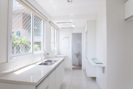 Apartamento para alugar com 103m², 2 quartos e 2 vagas Apartamento para alugar com 103m², 2 quartos e 2 vagasCozinha