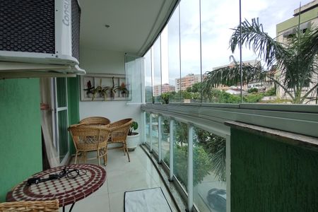 Apartamento à venda com 90m², 3 quartos e 1 vaga Apartamento à venda com 90m², 3 quartos e 1 vagaVaranda