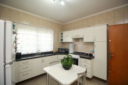 Casa à venda com 272m², 4 quartos e 2 vagas Casa à venda com 272m², 4 quartos e 2 vagasCozinha