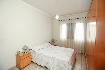 Casa à venda com 272m², 4 quartos e 2 vagas Casa à venda com 272m², 4 quartos e 2 vagasSuite 1