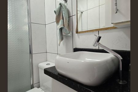 Casa de condomínio para alugar com 42m², 2 quartos e 1 vaga Casa de condomínio para alugar com 42m², 2 quartos e 1 vagaBanheiro Social