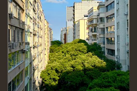 Sala - vista de apartamento à venda com 1 quarto, 40m² em Copacabana, Rio de Janeiro