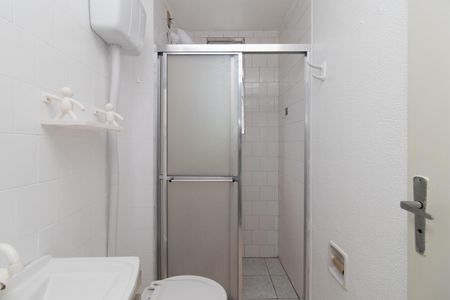 Banheiro de apartamento para alugar com 1 quarto, 42m² em Cristal, Porto Alegre