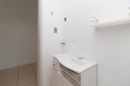 Banheiro de apartamento para alugar com 1 quarto, 42m² em Cristal, Porto Alegre