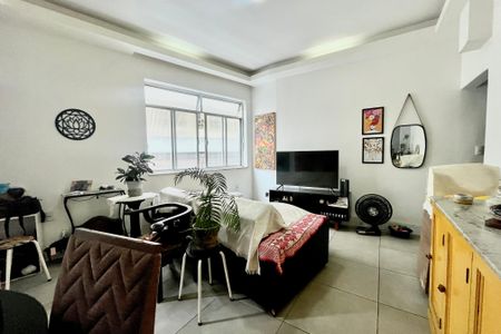 Sala  de apartamento à venda com 2 quartos, 66m² em Copacabana, Rio de Janeiro