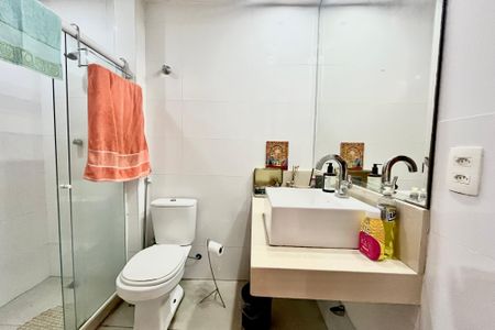 Apartamento à venda com 66m², 2 quartos e sem vaga Apartamento à venda com 66m², 2 quartos e sem vagaBanheiro