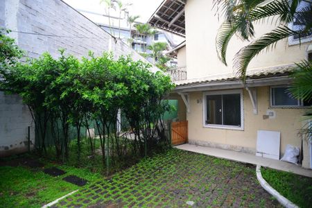 Fachada de casa de condomínio à venda com 4 quartos, 145m² em Barra da Tijuca, Rio de Janeiro