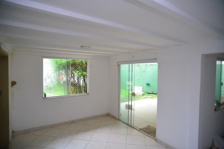 Sala de casa de condomínio à venda com 4 quartos, 145m² em Barra da Tijuca, Rio de Janeiro