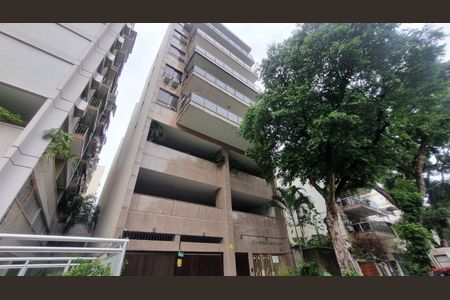 Apartamento à venda com 204m², 3 quartos e 2 vagasFachada