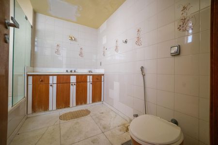 Apartamento à venda com 204m², 3 quartos e 2 vagasBanheiro Suite