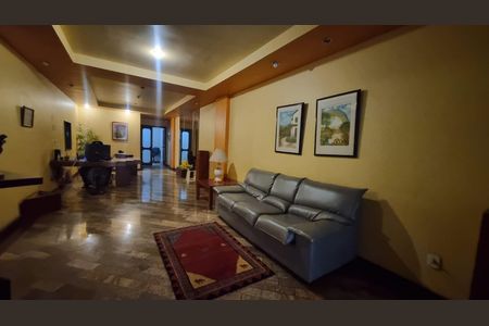 Apartamento à venda com 204m², 3 quartos e 2 vagasHall