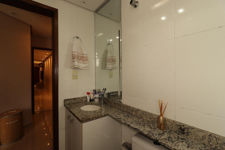 Apartamento à venda com 76m², 3 quartos e 2 vagasBanheiro da Suíte