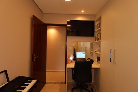 Apartamento à venda com 76m², 3 quartos e 2 vagasQuarto 2