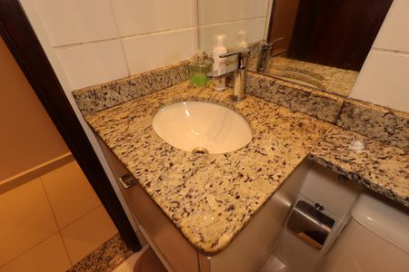 Apartamento à venda com 76m², 3 quartos e 2 vagasBanheiro Social - Pia