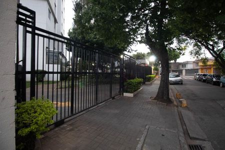 Apartamento para alugar com 50m², 2 quartos e 1 vaga Apartamento para alugar com 50m², 2 quartos e 1 vagaFachada