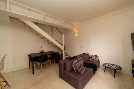 Sala_Cozinha de apartamento à venda com 1 quarto, 70m² em Alphaville Industrial, Barueri