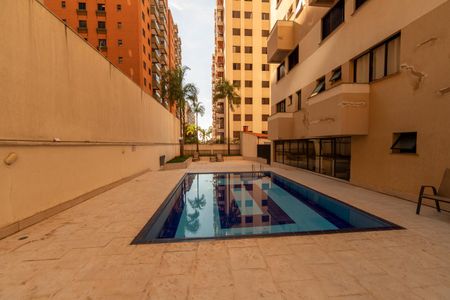 Apartamento à venda com 70m², 1 quarto e 1 vaga Apartamento à venda com 70m², 1 quarto e 1 vagaÁrea comum - Piscina