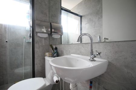 Apartamento para alugar com 43m², 2 quartos e sem vagaBanheiro