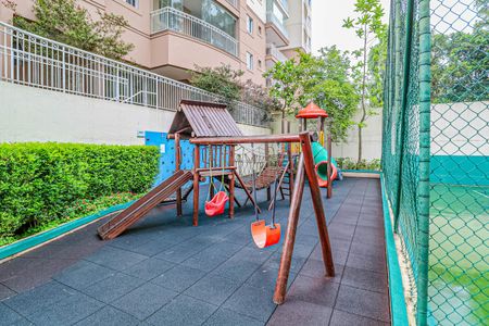 Apartamento à venda com 95m², 3 quartos e 2 vagas Apartamento à venda com 95m², 3 quartos e 2 vagasÁrea comum - Playground