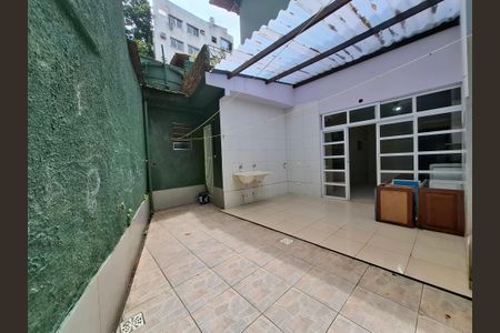 Casa para alugar com 261m², 4 quartos e 2 vagasÁrea de serviço