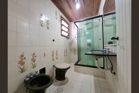 Casa para alugar com 261m², 4 quartos e 2 vagasBanheiro 3