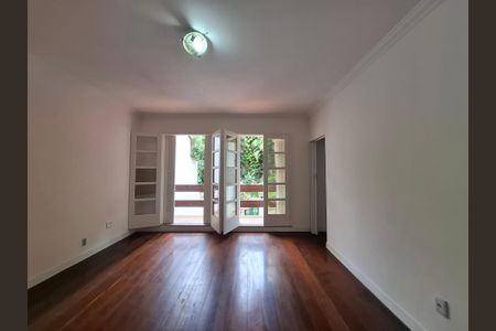 Casa para alugar com 261m², 4 quartos e 2 vagasSuíte