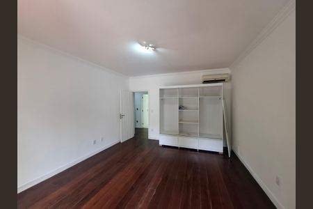 Casa para alugar com 261m², 4 quartos e 2 vagasSuíte