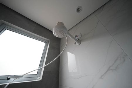 Banheiro de casa para alugar com 1 quarto, 120m² em Jardim Fernandes, São Paulo