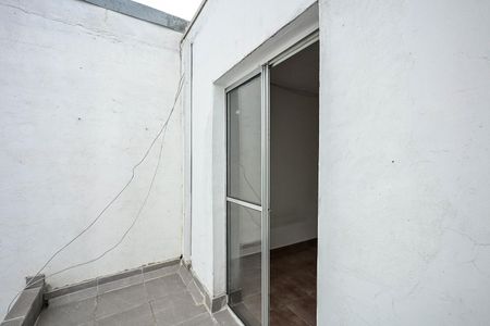 Varanda do Quarto 1 de casa à venda com 2 quartos, 90m² em Chácara Agrindus, Taboão da Serra