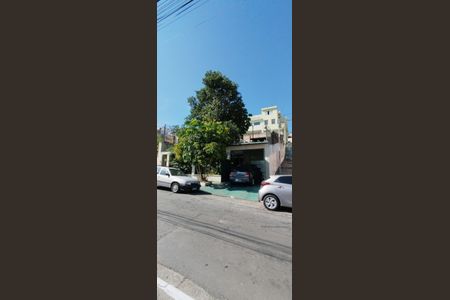 Casa para alugar com 300m², 3 quartos e 4 vagasFachada