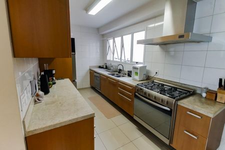 Apartamento à venda com 129m², 3 quartos e 3 vagas Apartamento à venda com 129m², 3 quartos e 3 vagasCozinha - Armários