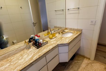 Apartamento à venda com 129m², 3 quartos e 3 vagas Apartamento à venda com 129m², 3 quartos e 3 vagasBanheiro da Suíte 3