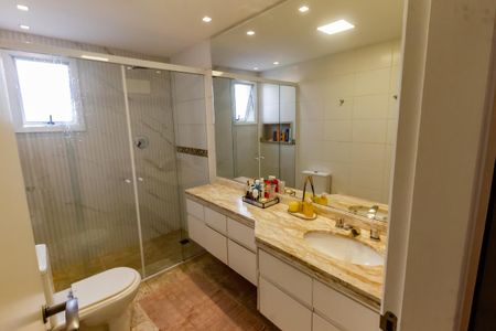 Apartamento à venda com 129m², 3 quartos e 3 vagas Apartamento à venda com 129m², 3 quartos e 3 vagasBanheiro da Suíte 3