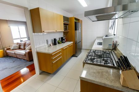 Apartamento à venda com 129m², 3 quartos e 3 vagas Apartamento à venda com 129m², 3 quartos e 3 vagasCozinha - Armários