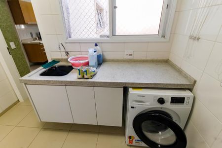 Apartamento à venda com 129m², 3 quartos e 3 vagas Apartamento à venda com 129m², 3 quartos e 3 vagasDetalhe da area de serviço